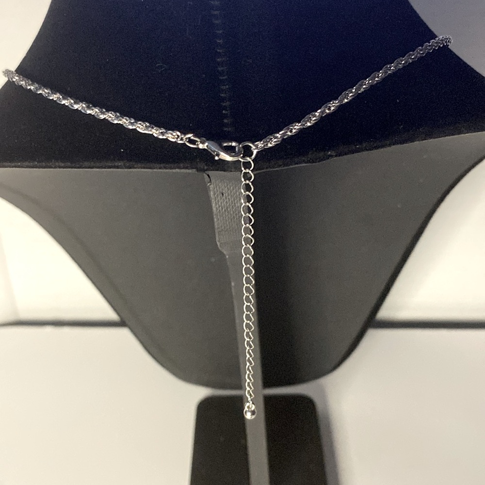 ✨Elegant Silver-Finish Chain Necklace - Picture 3 of 3